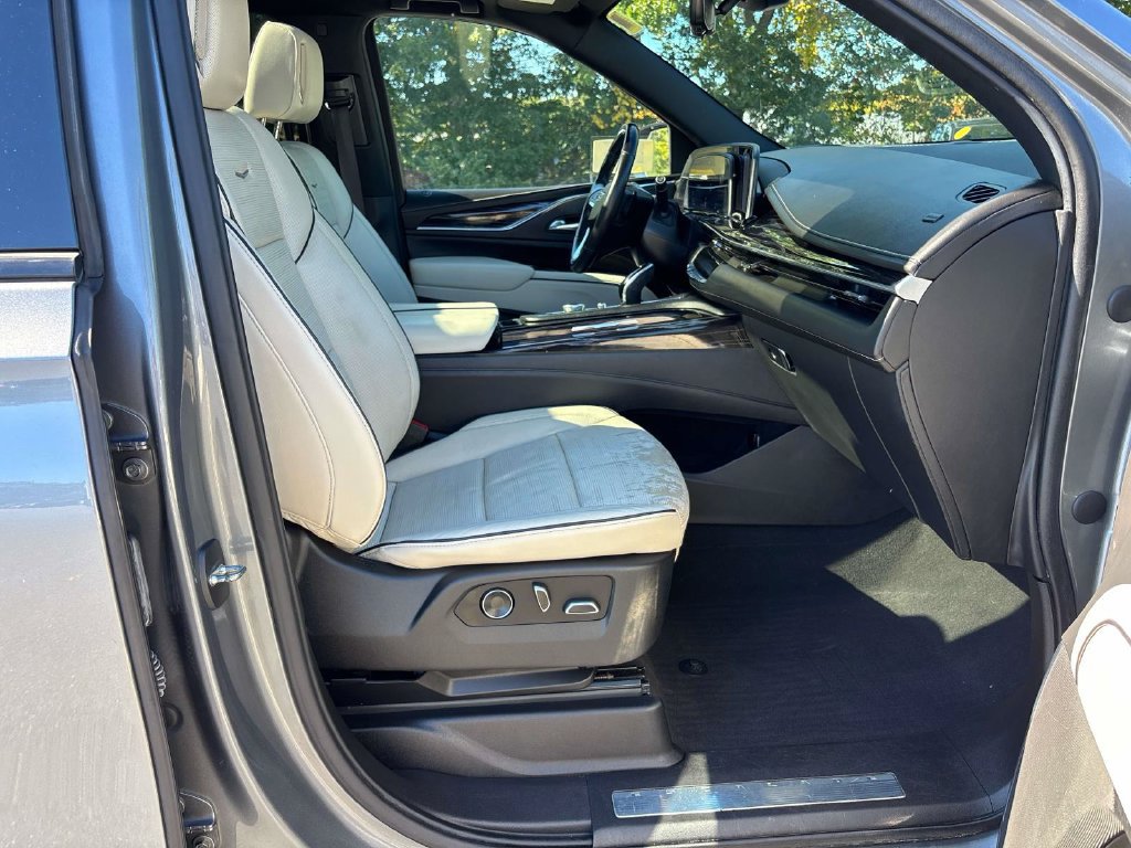 Used 2021 Cadillac Escalade Sport AWD/4WD image 16