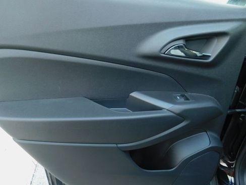 Used 2024 Chevrolet Trax LS w/ LS Convenience Package image 20