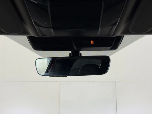 Used 2025 Mitsubishi Outlander AWD image 24