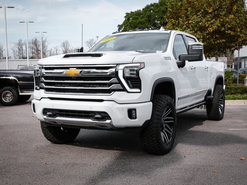 Used 2024 Chevrolet Silverado 2500 High Country w/ High Country Premium Package image 5