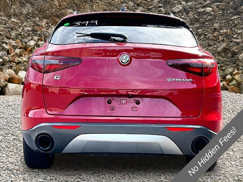 Used 2023 Alfa Romeo Stelvio Ti AWD/4WD image 4