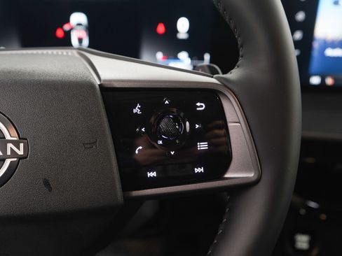 Used 2025 Nissan Murano SV image 19