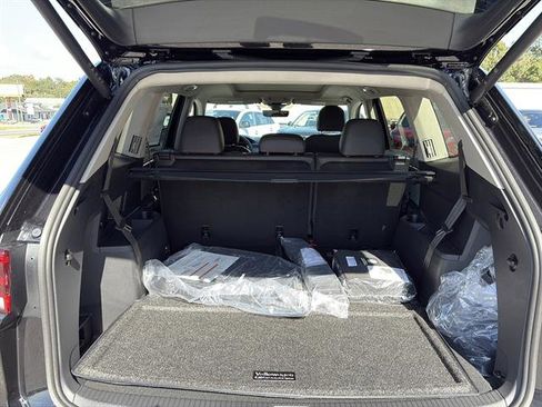 New 2026 Volkswagen Atlas Peak Edition image 12