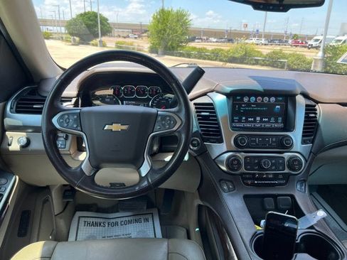 Used 2019 Chevrolet Tahoe LT w/ Luxury Package RWD image 10
