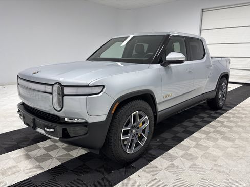 Used 2023 Rivian R1T Adventure image 1