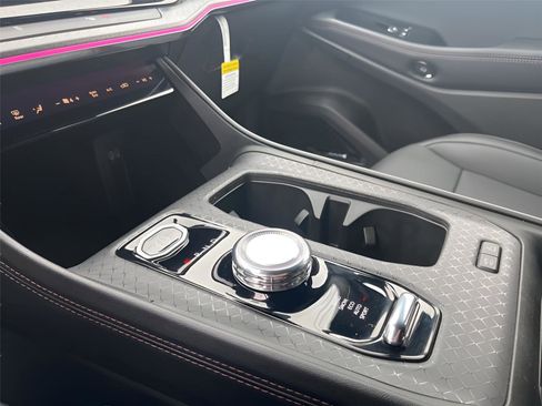 Used 2025 Jeep Wagoneer S Limited image 15