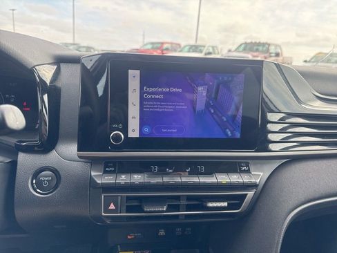 Used 2025 Toyota Camry LE image 12