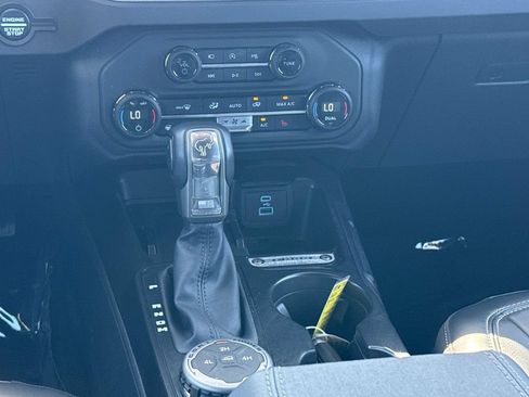 Used 2025 Ford Bronco Outer Banks AWD/4WD image 23