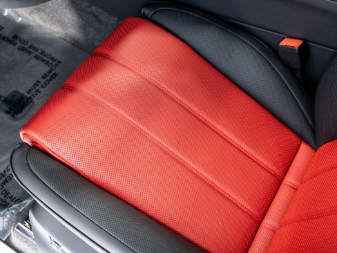 New 2025 Bentley Bentayga image 19