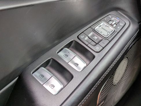 Used 2017 Genesis G90 3.3T Premium image 23