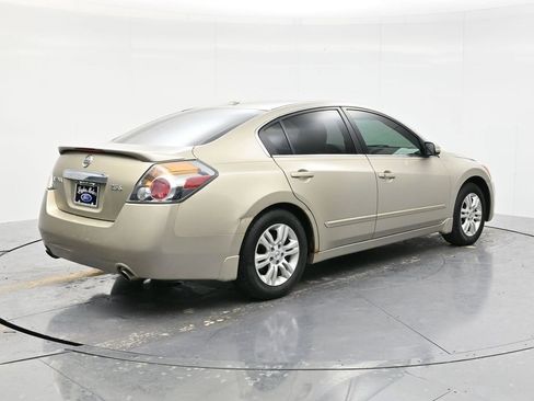 Used 2010 Nissan Altima 2.5 S w/ Premium Audio Pkg image 5