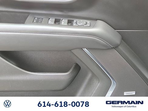Used 2023 Chevrolet Suburban Z71 w/ Luxury Package AWD/4WD image 33