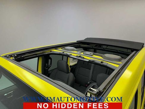 Used 2023 Jeep Wrangler Unlimited w/ Sun & Screen Package AWD/4WD image 12