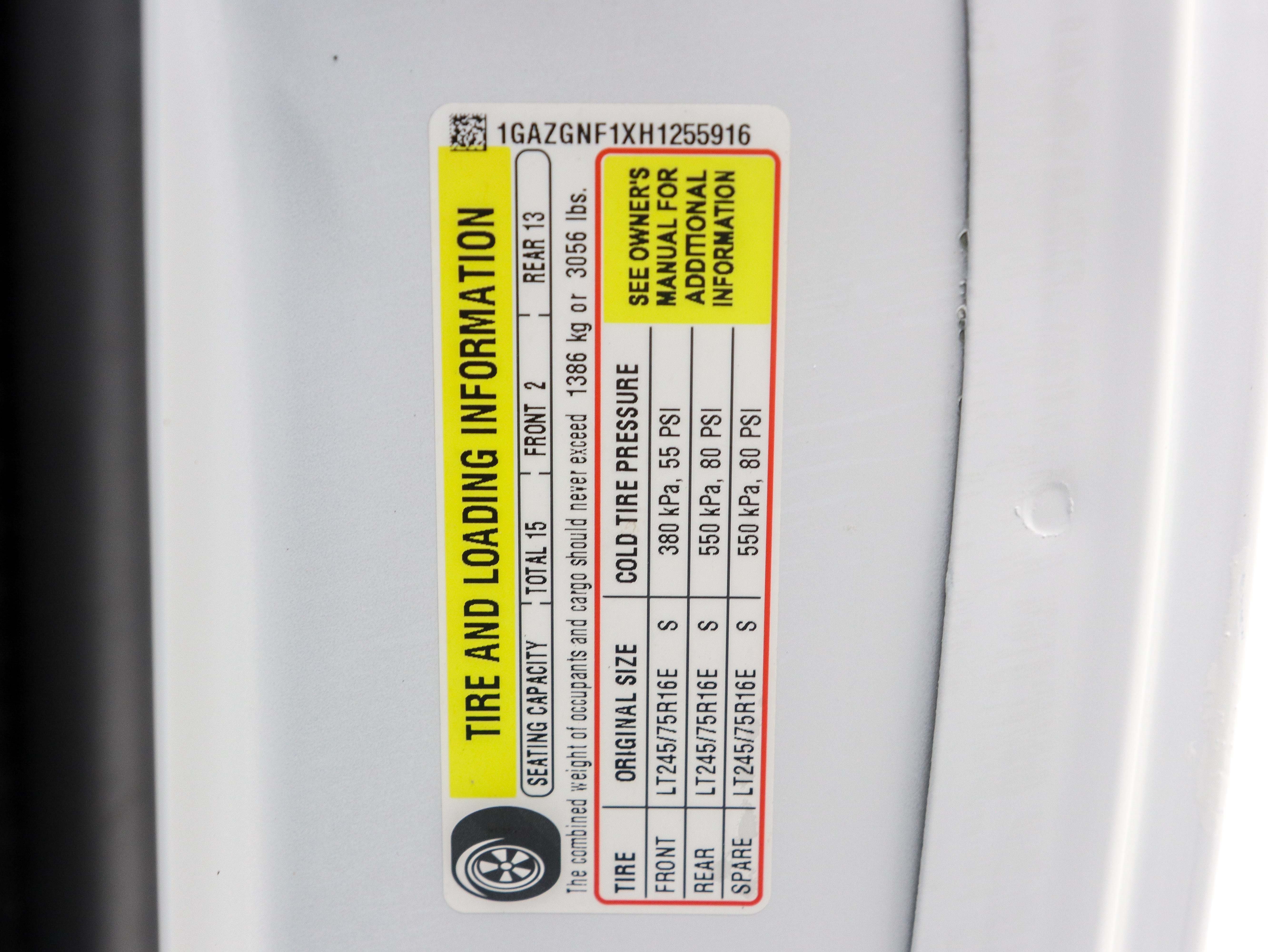 Used 2017 Chevrolet Express 3500 LS w/ Cold Climate Package RWD image 31