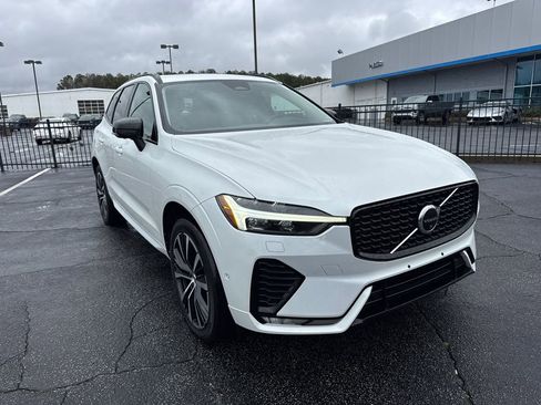 Used 2023 Volvo XC60 B5 Plus w/ Climate Package image 4