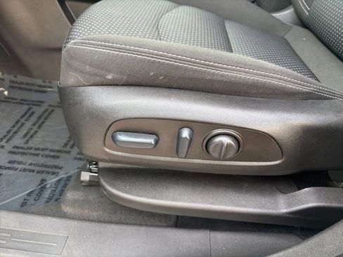 Used 2022 GMC Terrain SLE w/ Driver Convenience Package image 31