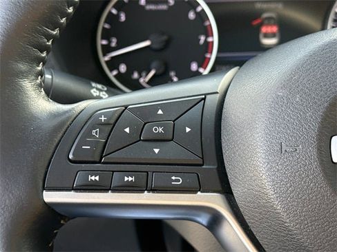 Used 2025 Nissan Sentra SV w/ SV Premium Package image 29