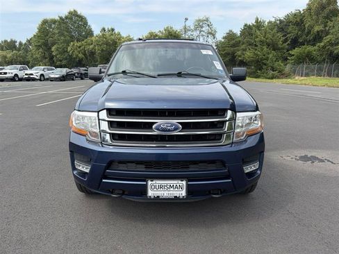 Used 2017 Ford Expedition XLT AWD/4WD image 2