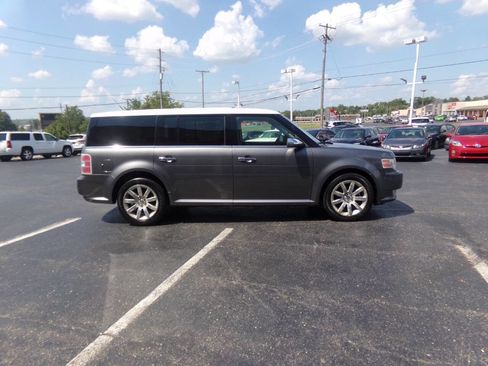 Used 2010 Ford Flex Limited FWD image 6