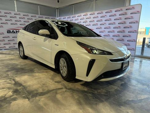 Used 2019 Toyota Prius L Eco FWD image 5