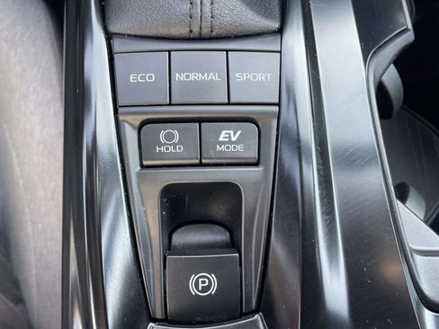Used 2025 Toyota Camry LE FWD image 39
