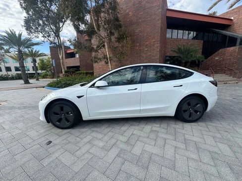 Used 2023 Tesla Model 3 Standard Range RWD image 5
