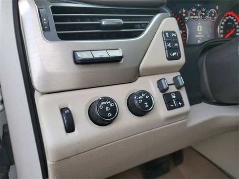 Used 2016 GMC Yukon XL Denali w/ Open Road Package image 17