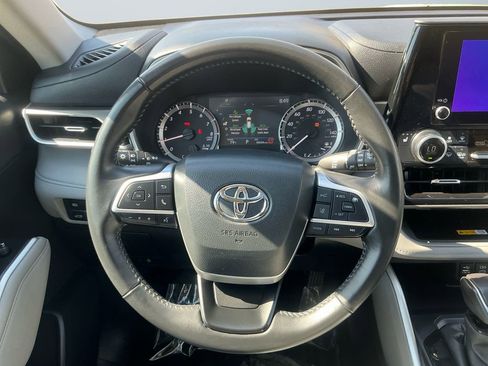 Used 2024 Toyota Highlander XLE image 13
