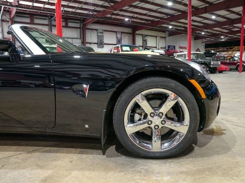 Used 2006 Pontiac Solstice Convertible w/ Premium Package RWD image 11