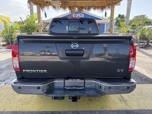 Used 2015 Nissan Frontier SV w/ SV Value Truck Package RWD image 5