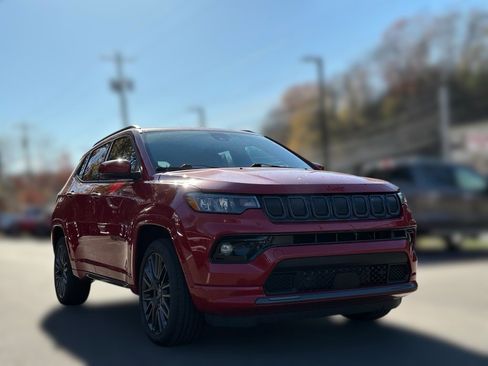 Certified 2022 Jeep Compass Limited image 27