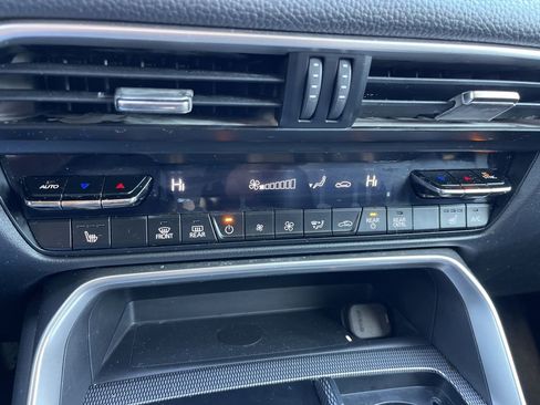 Used 2024 MAZDA CX-90 3.3 Turbo w/ Premium Package image 12