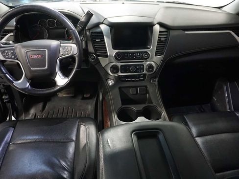 Used 2019 GMC Yukon SLT image 17