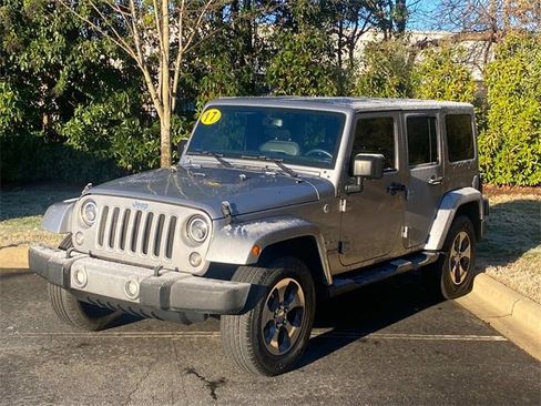Used 2017 Jeep Wrangler Unlimited Sahara image 3