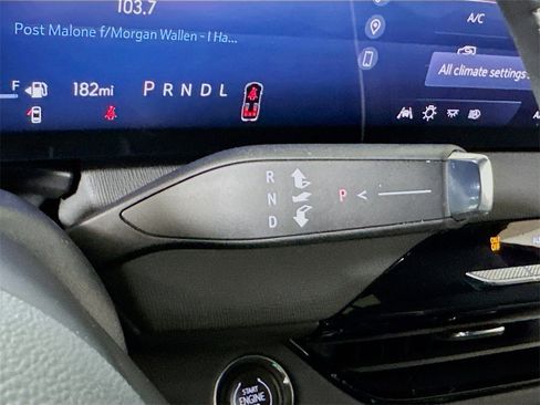 Used 2025 Buick Enclave Preferred image 15