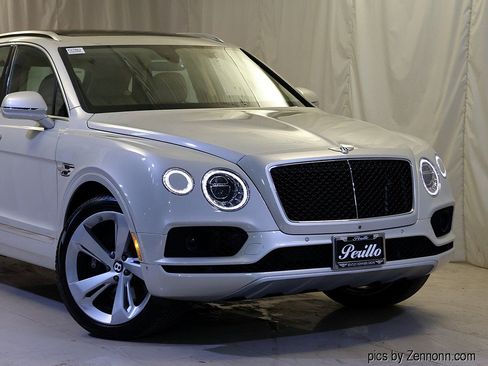Used 2019 Bentley Bentayga AWD/4WD image 2