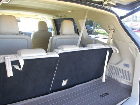 Used 2016 Toyota Highlander XLE image 11