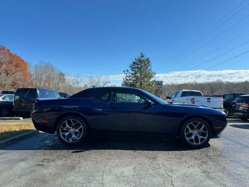 Used 2017 Dodge Challenger SXT Plus image 4