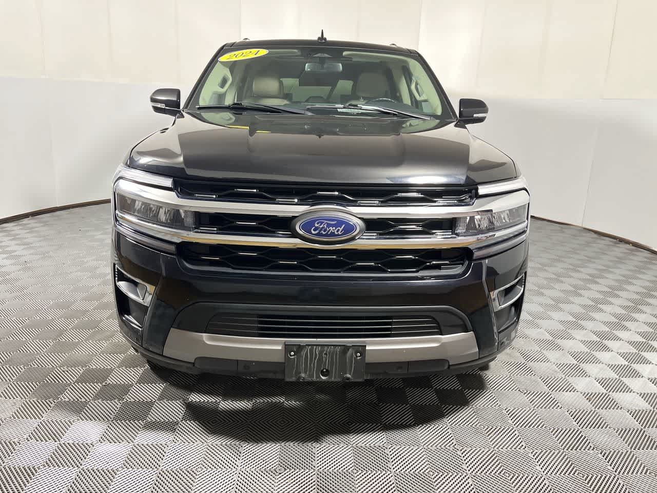 Used 2024 Ford Expedition Max Limited AWD/4WD image 3