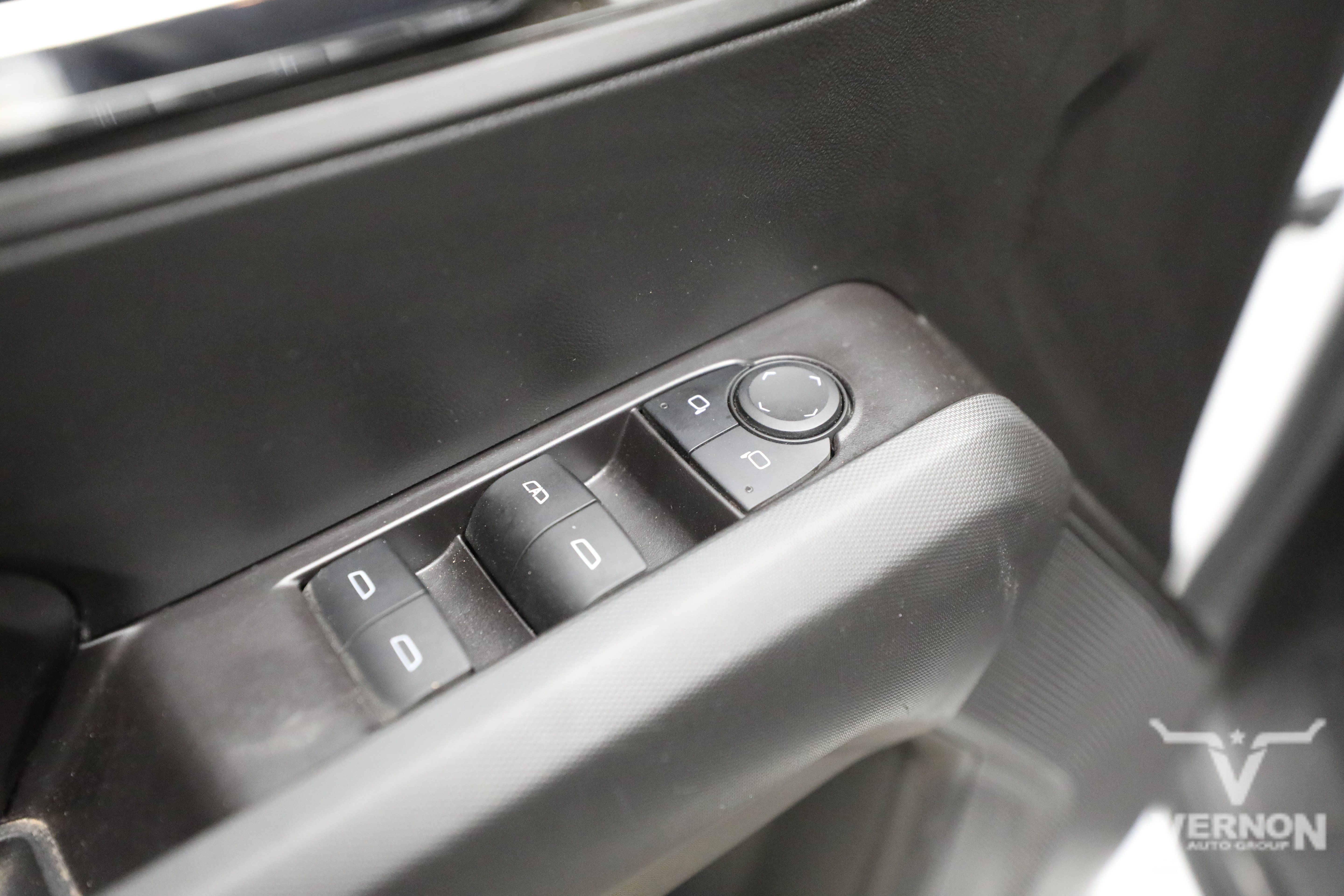 Used 2024 GMC Canyon Elevation w/ Elevation Premium Package AWD/4WD image 17