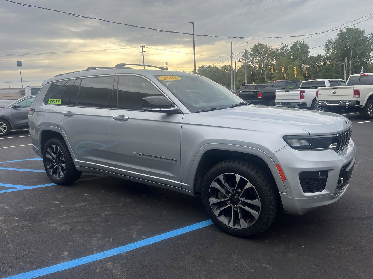 Used 2021 Jeep Grand Cherokee L Overland w/ Advanced Protech Group III AWD/4WD image 3
