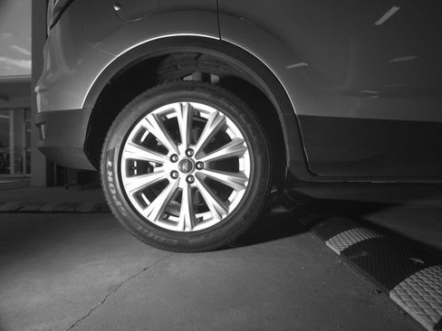 Used 2017 Ford Escape Titanium FWD image 10