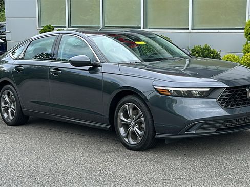 Used 2024 Honda Accord EX image 2