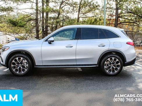Used 2025 Mercedes-Benz GLC 350e GLC 350e image 6