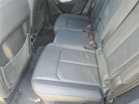 Used 2024 Audi Q3 2.0T Premium Plus image 14