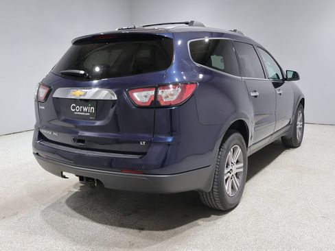Used 2017 Chevrolet Traverse LT w/ Traveler's Package AWD/4WD image 2