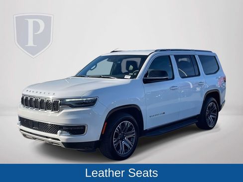 Certified 2024 Jeep Wagoneer Series II w/ Flexible Seating Group image 5