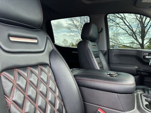 Used 2021 GMC Sierra 1500 SLT w/ SLT Premium Plus Package image 34