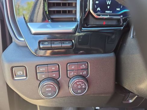 Used 2024 Chevrolet Silverado 2500 High Country w/ High Country Premium Package AWD/4WD image 26
