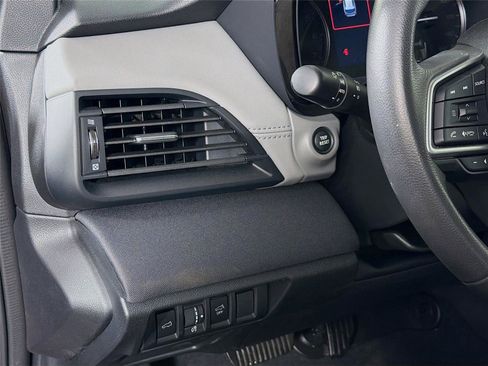 Used 2025 Subaru Outback Premium AWD/4WD image 10